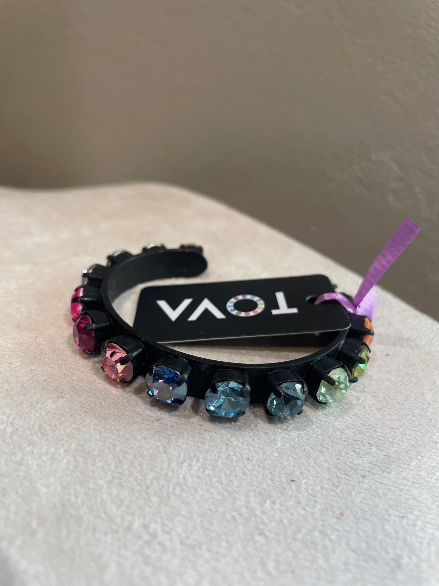 Kiki Cuff Smutt B593