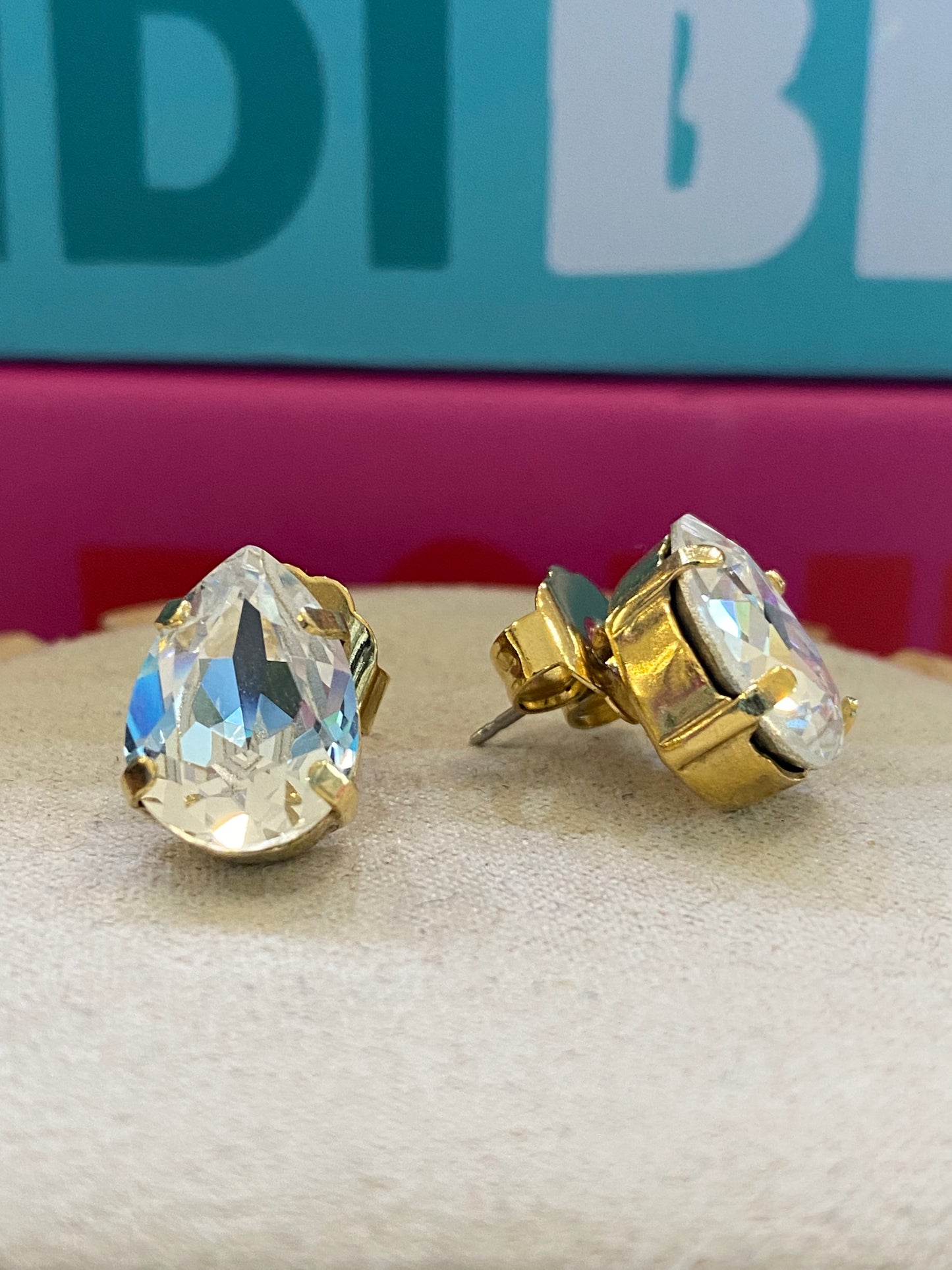 TOVA Lumi Studs in Clear