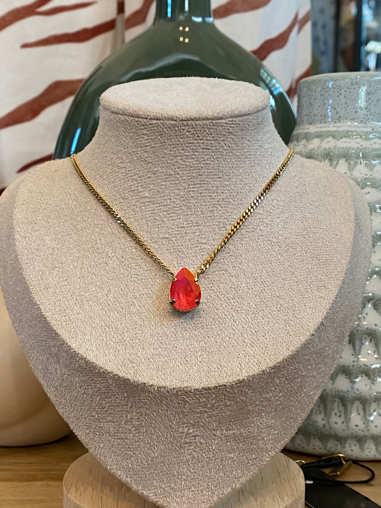 TOVA Lumi Necklace in Electric Pink Ignite Brandy