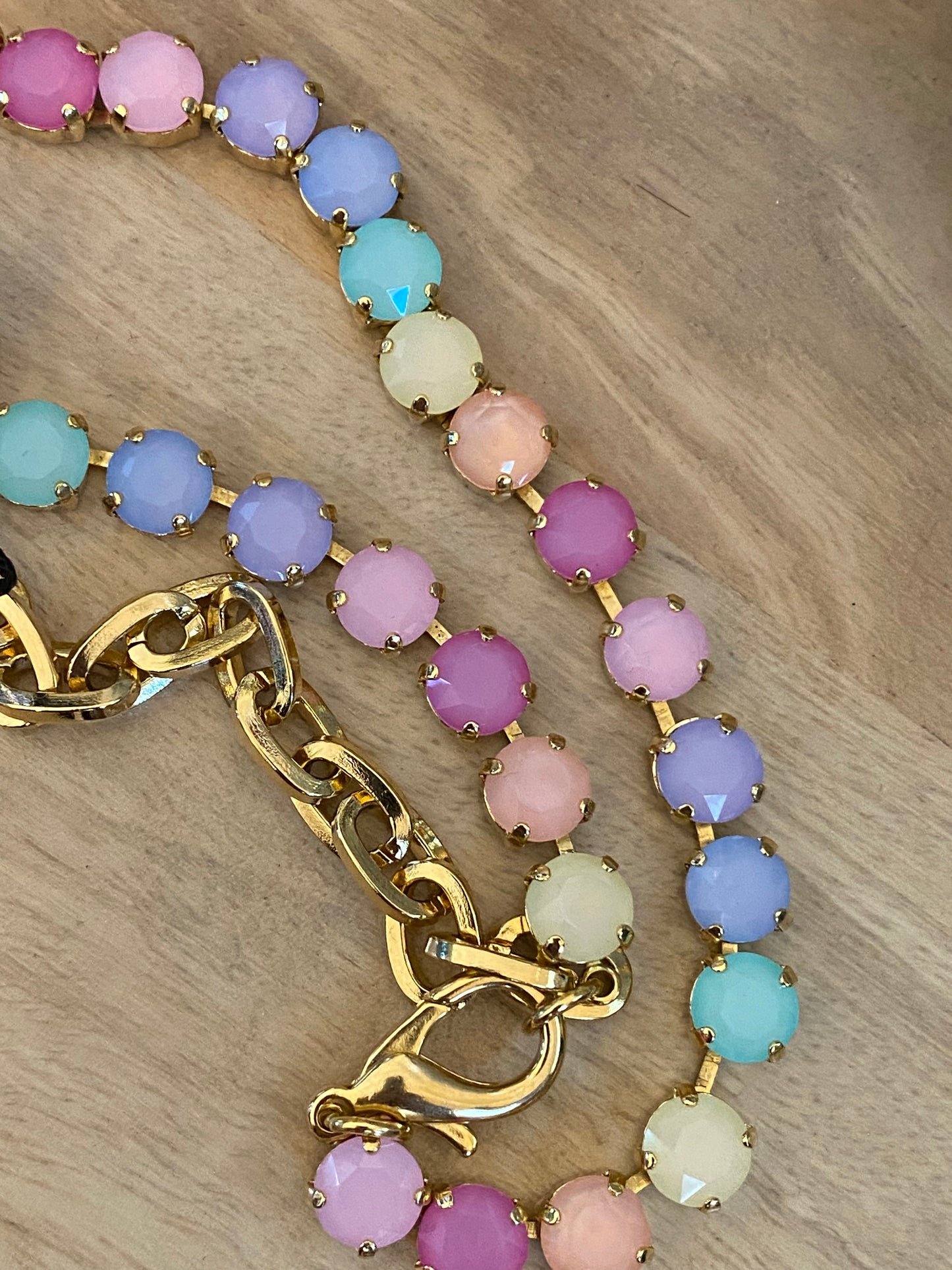 TOVA Oakland Necklace in White Opal Multi