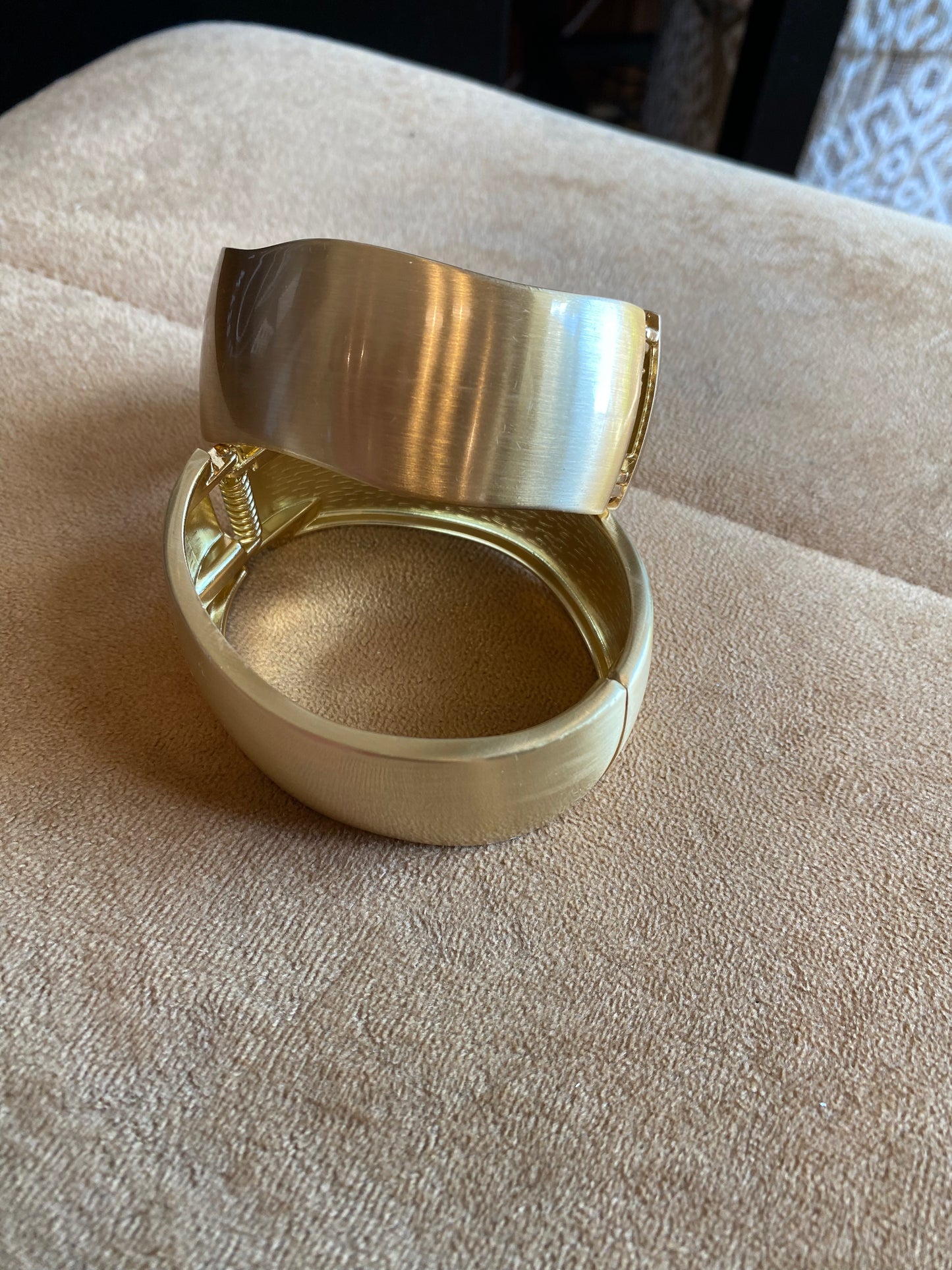 LM Wavy Mate Bangle