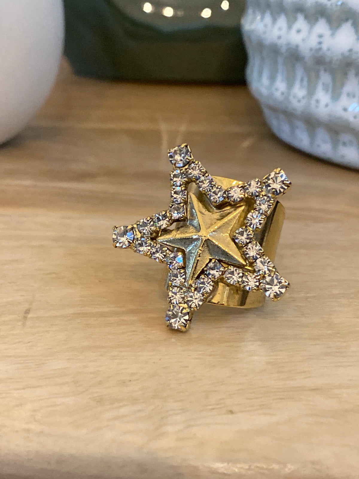 TOVA Súper Star Ring in Antique Gold