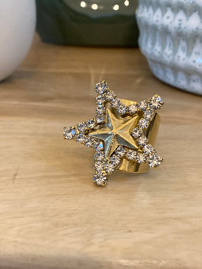 TOVA Súper Star Ring in Antique Gold