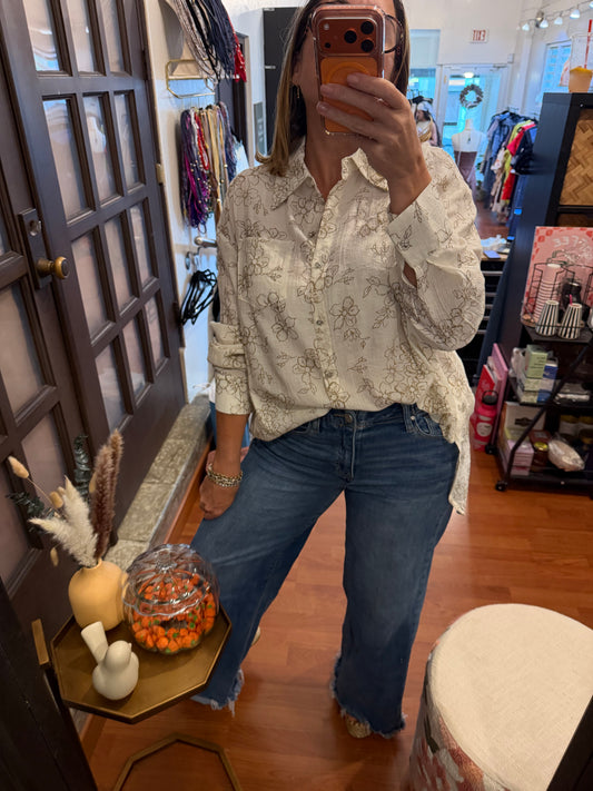 Flower details button top