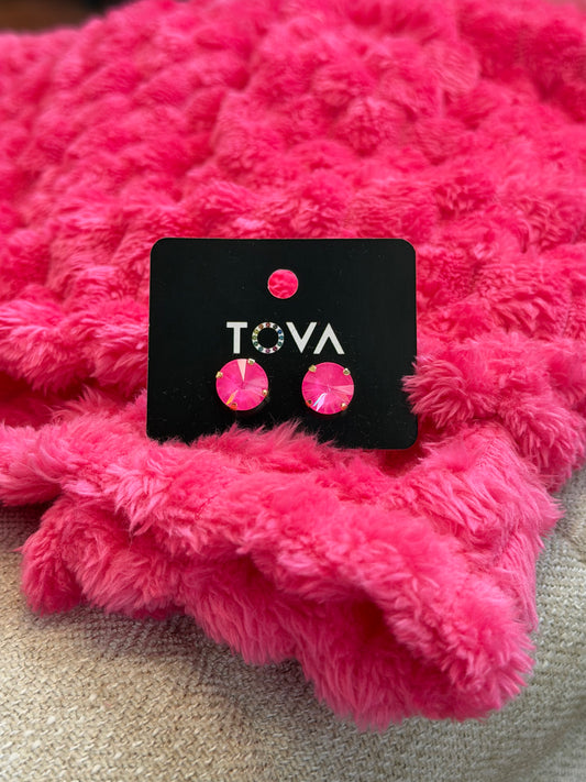 Nikki Medium Studs Ultra Petal Pink