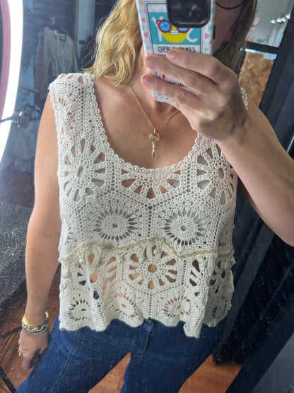 Caracoles Crochet Top