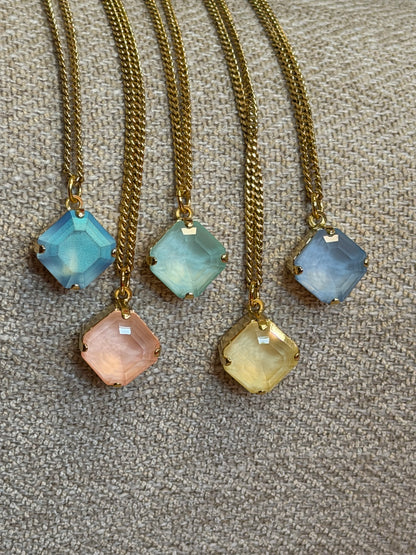 TOVA Nikki Necklace in Ultra Canary