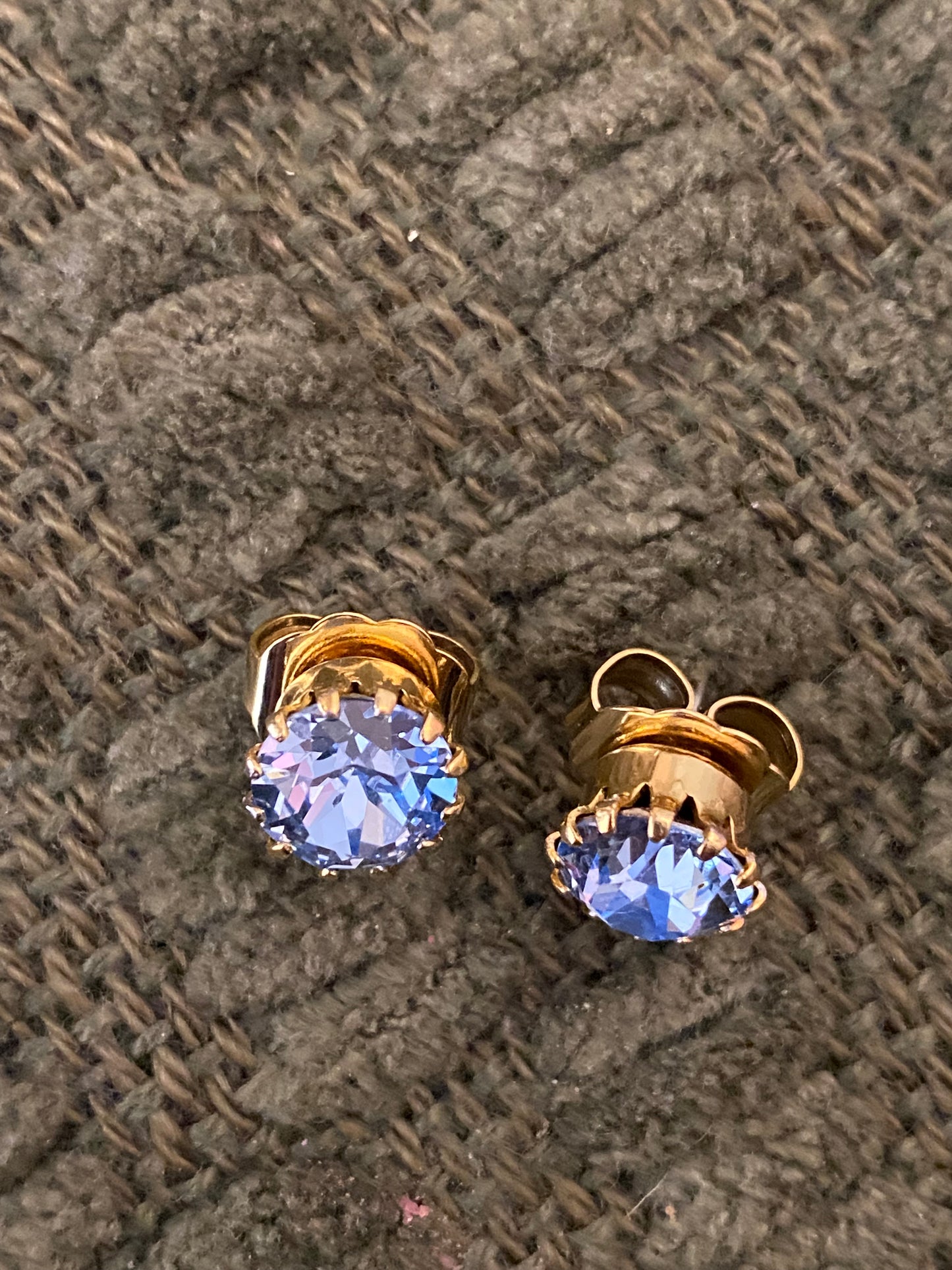 TOVA Chrisley Studs