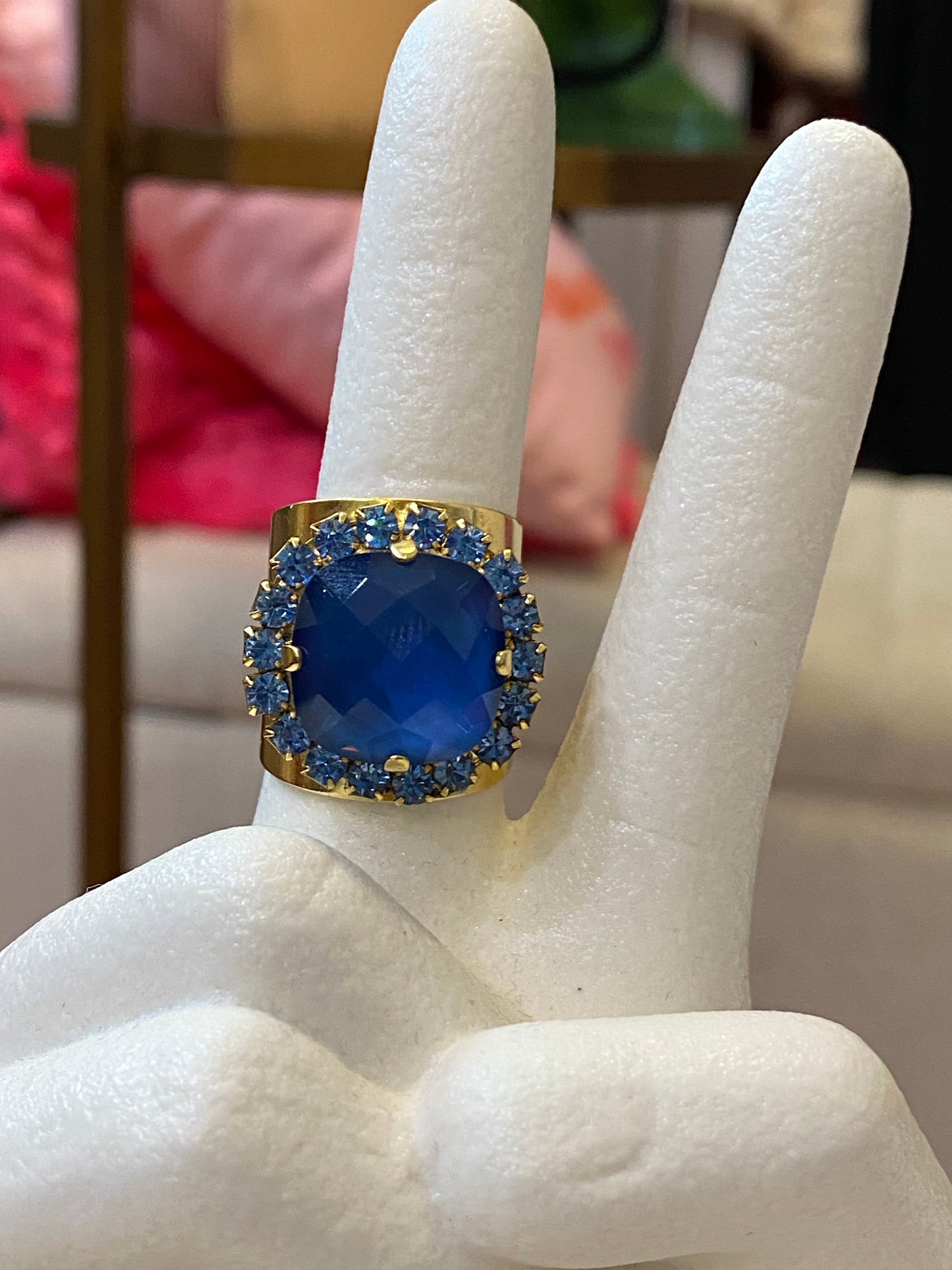TOVA Queen B Ring