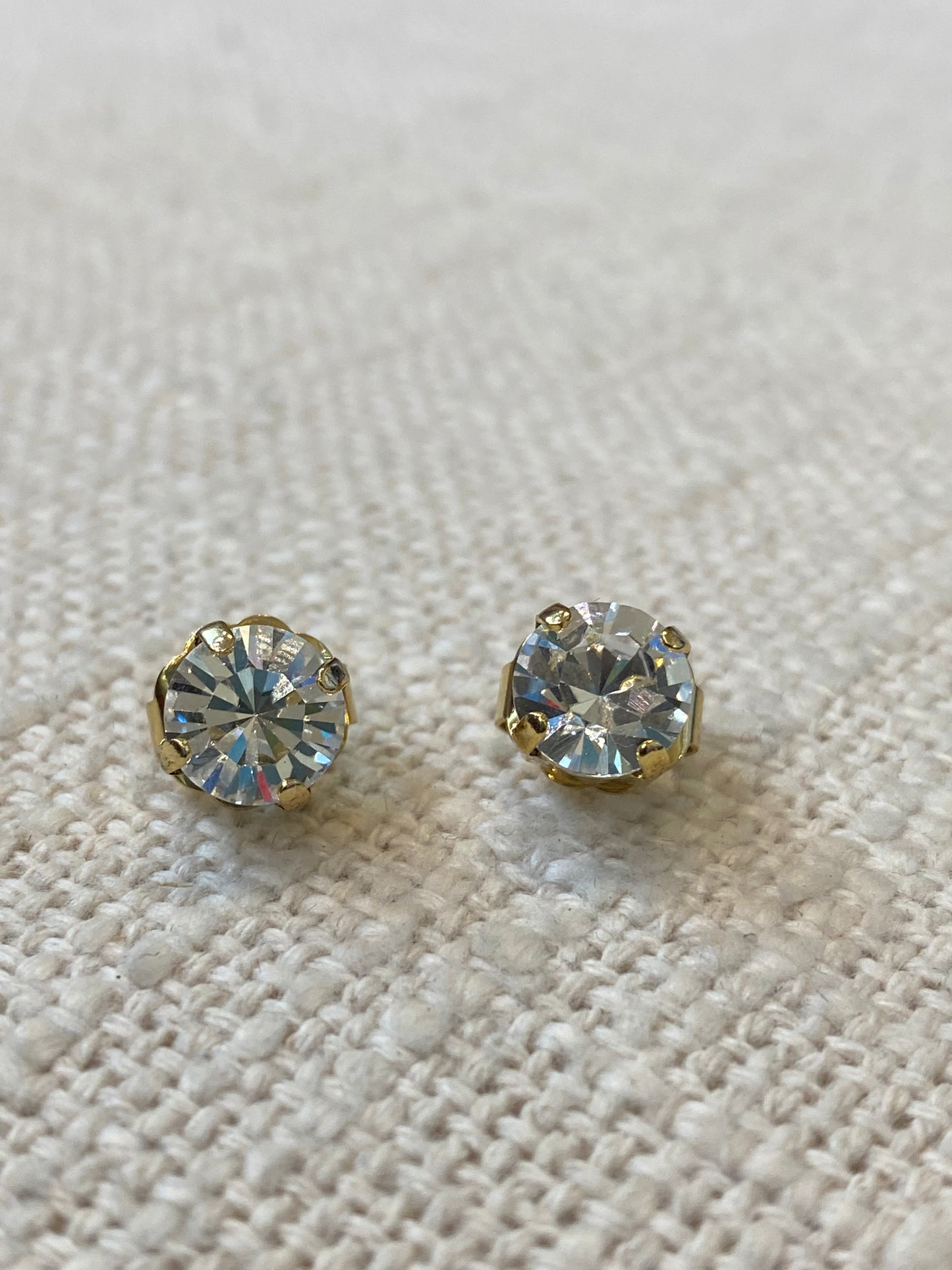 TOVA Oakland Studs Clear