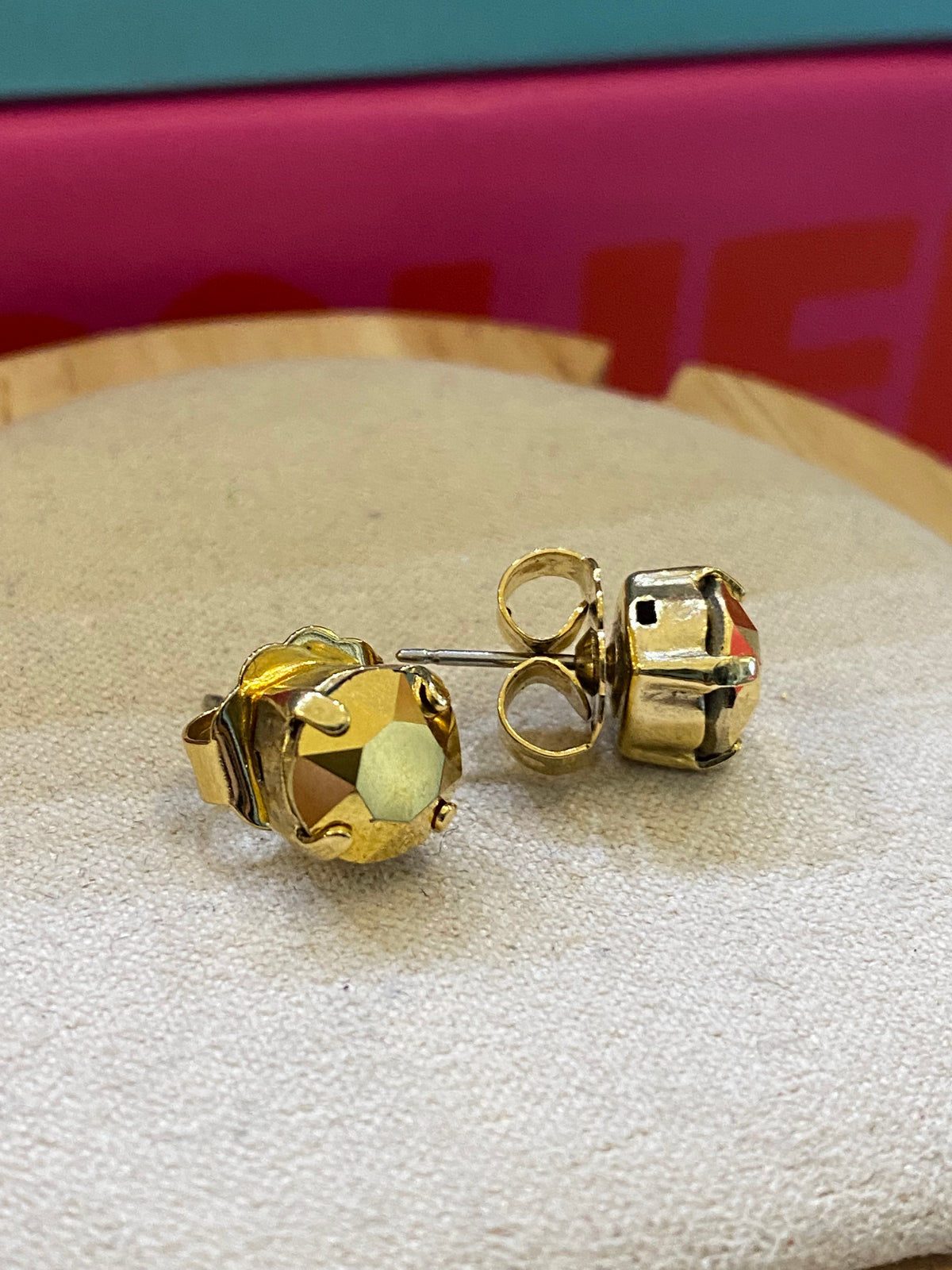 TOVA Oakland Studs in Aurum