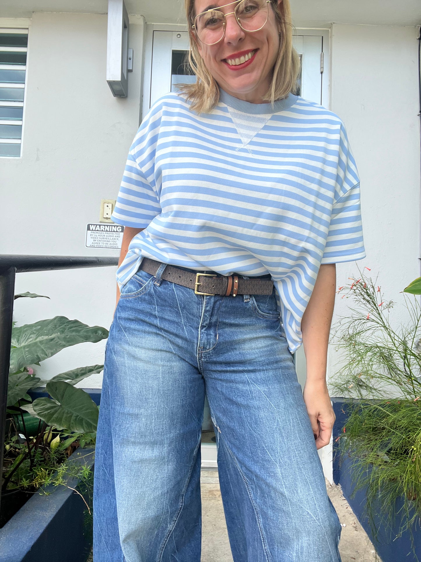 Sky/white top