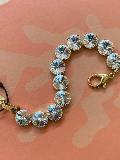 TOVA Croatia in Solids in Bracelet Clear