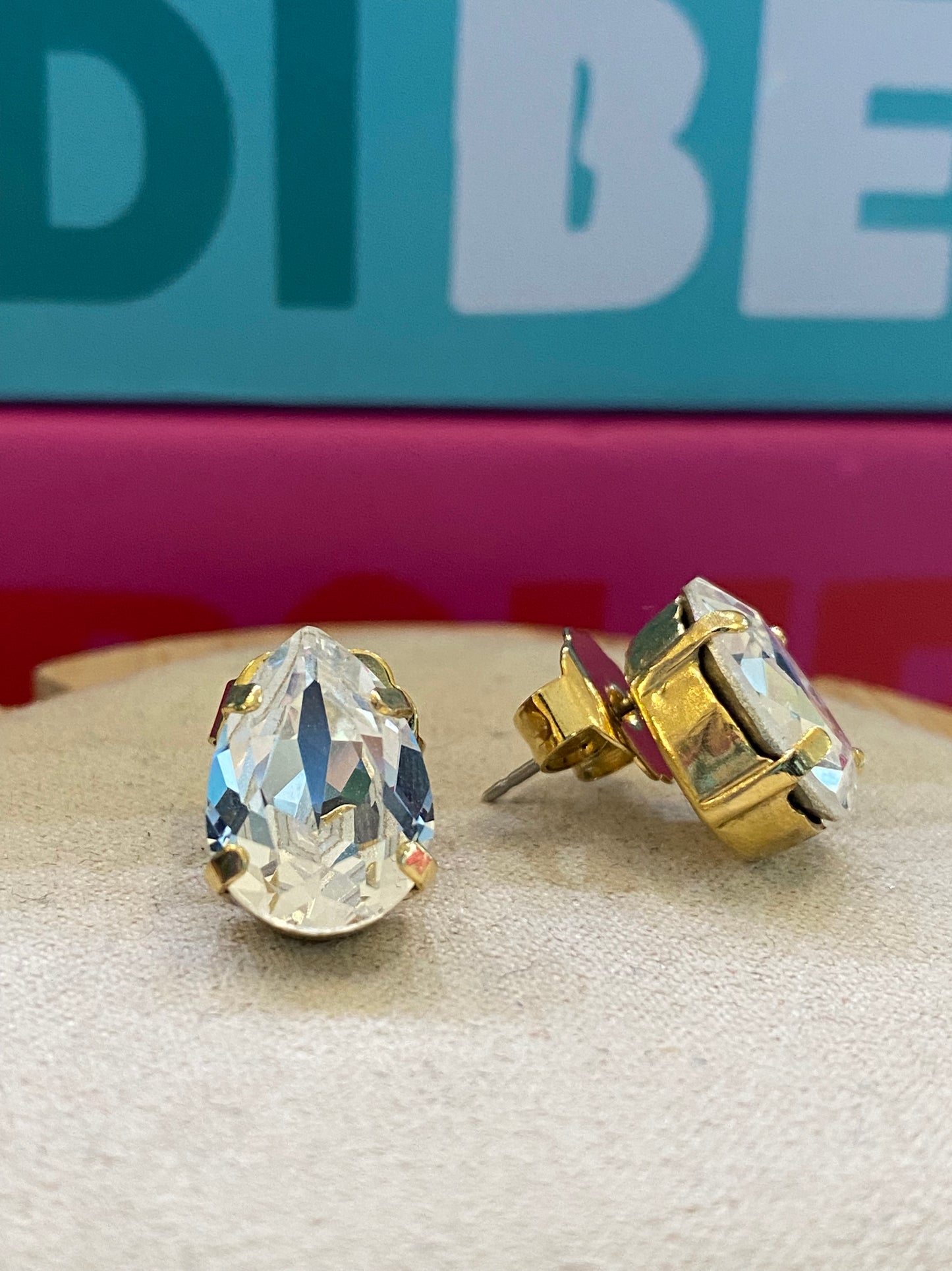 TOVA Lumi Studs in Clear