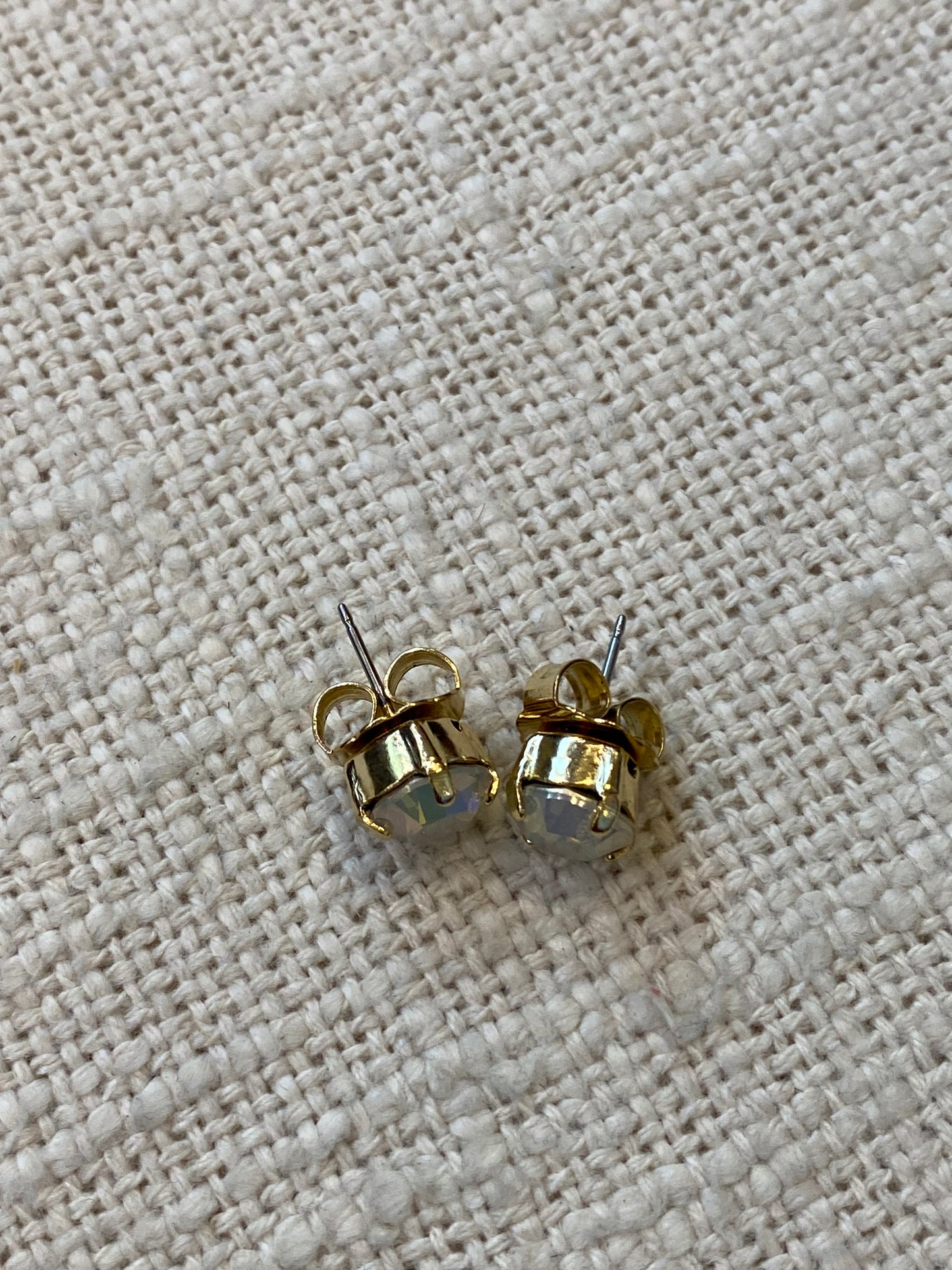 TOVA Oakland Studs White Opal