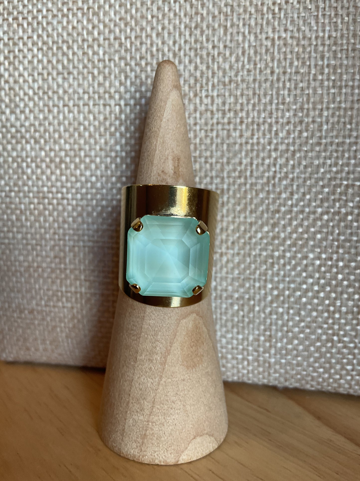 TOVA Nikki Ring Mint