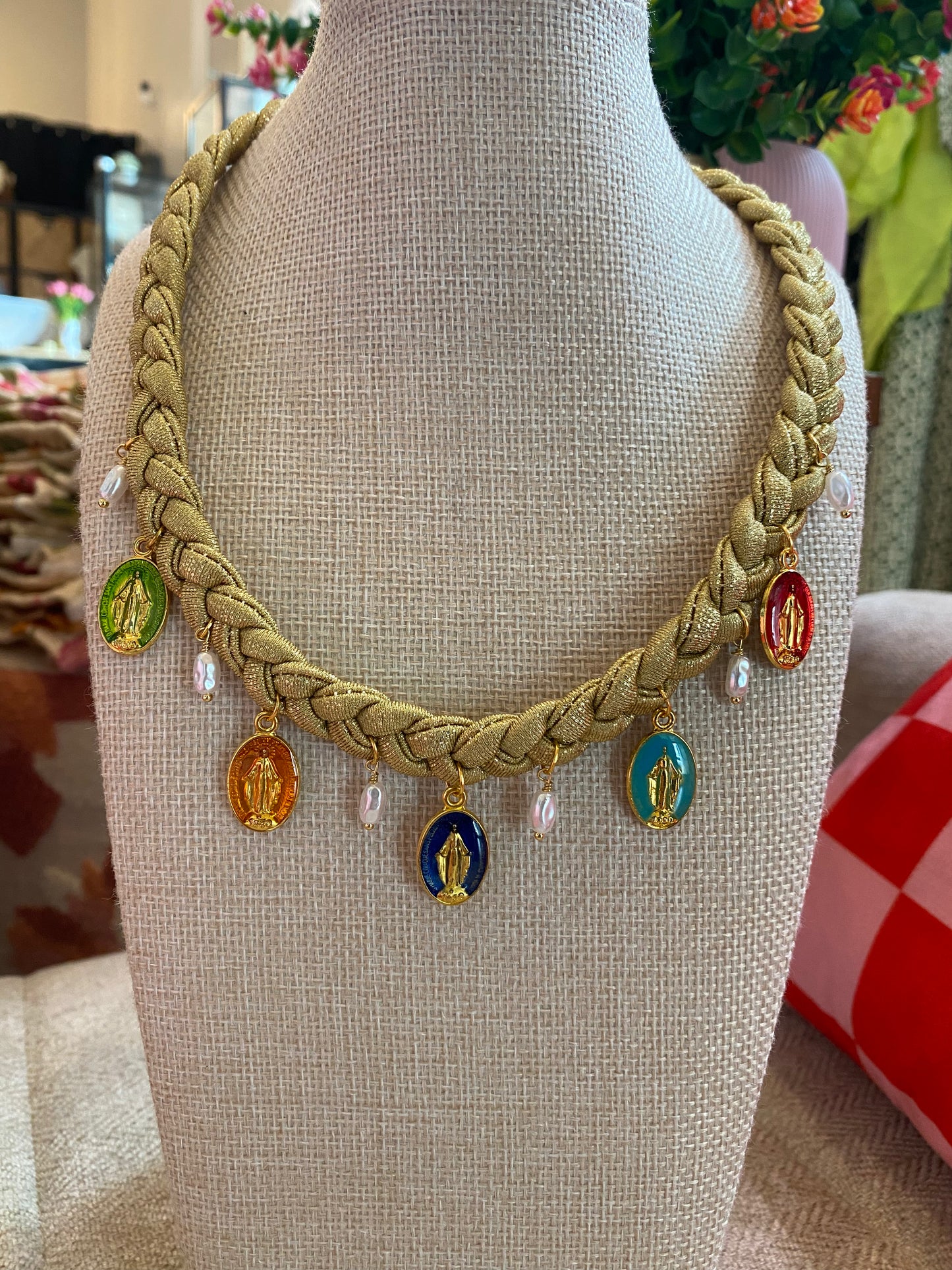 Flecos Blessed Gold Short (with pearls)