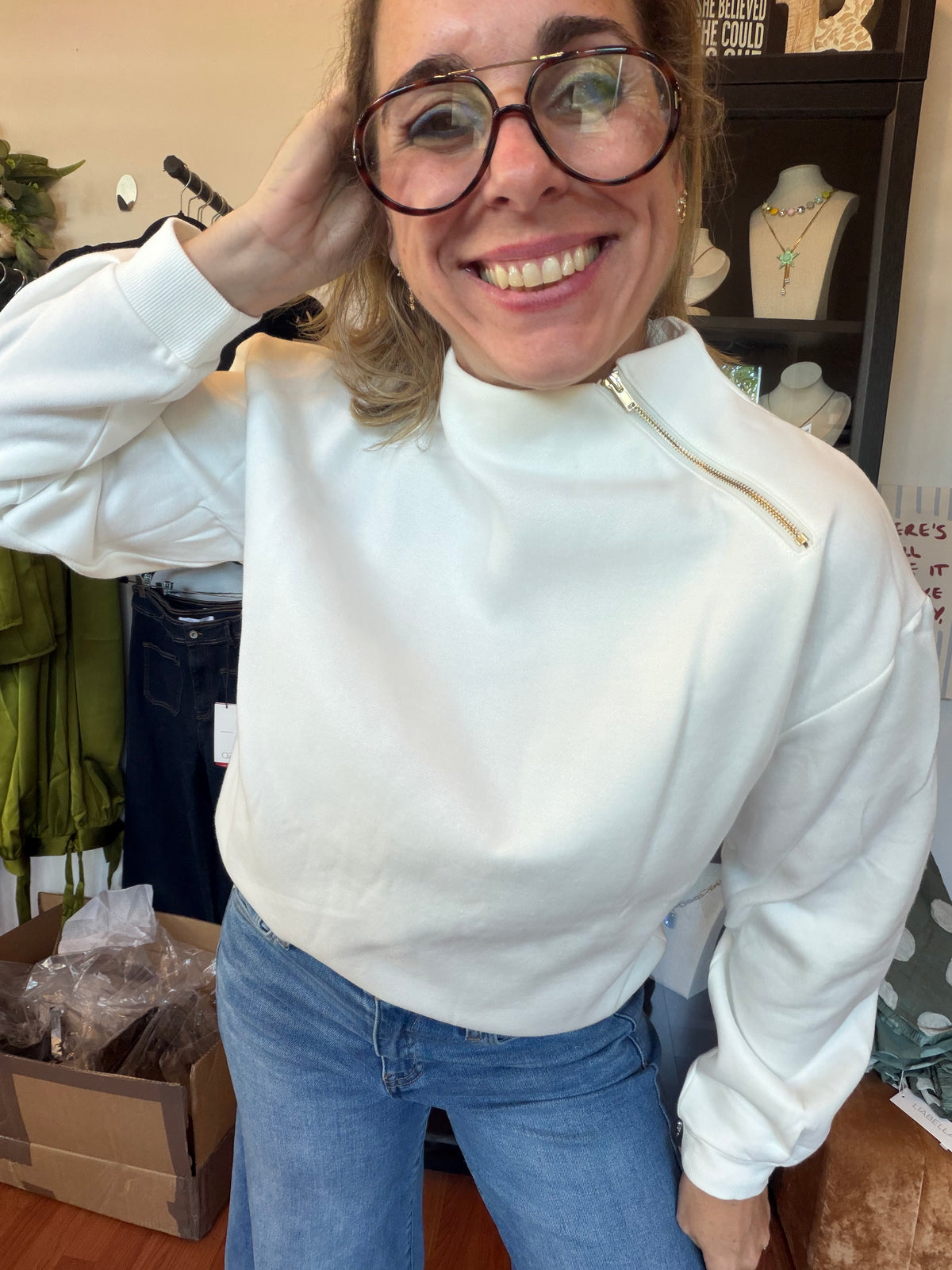Sweatshirt
